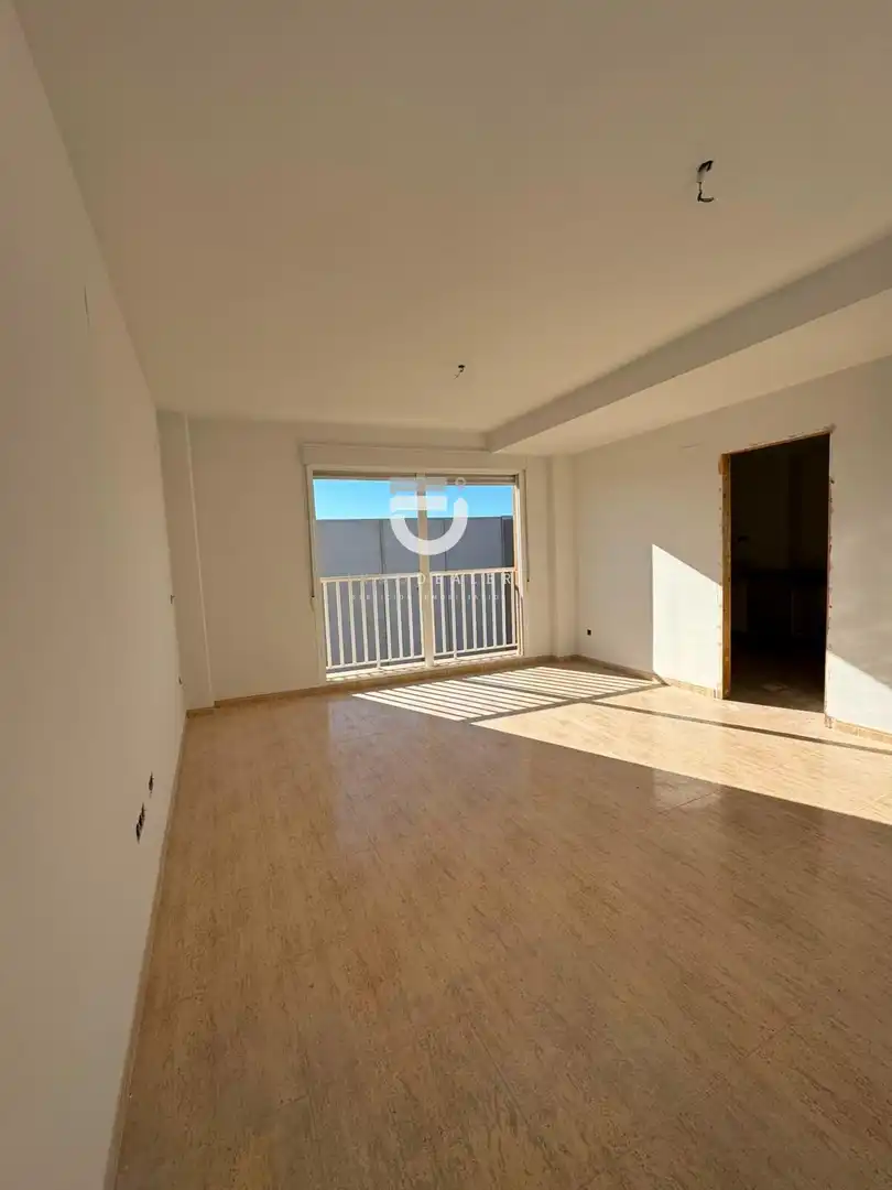 Schlafzimmer von Dachboden zum Verkauf in Gandia mit Privatgarten, Terrasse und Balkon