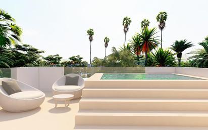 Terrasse von Dachboden zum verkauf in Estepona mit Klimaanlage, Heizung und Privatgarten