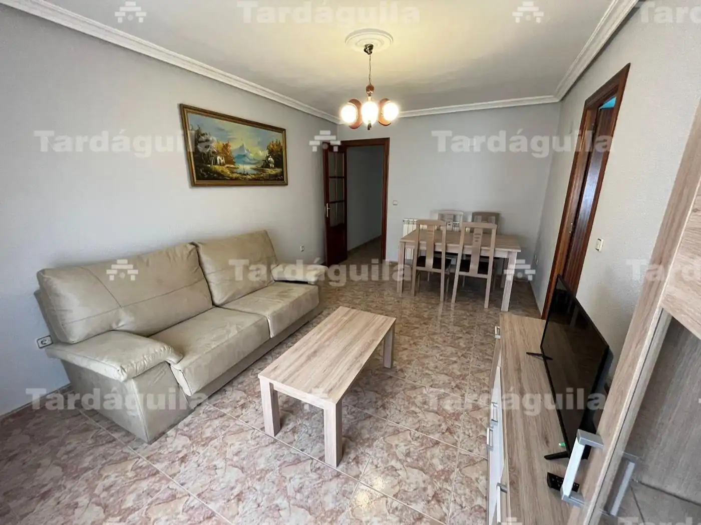 Flat for rent in Salesas