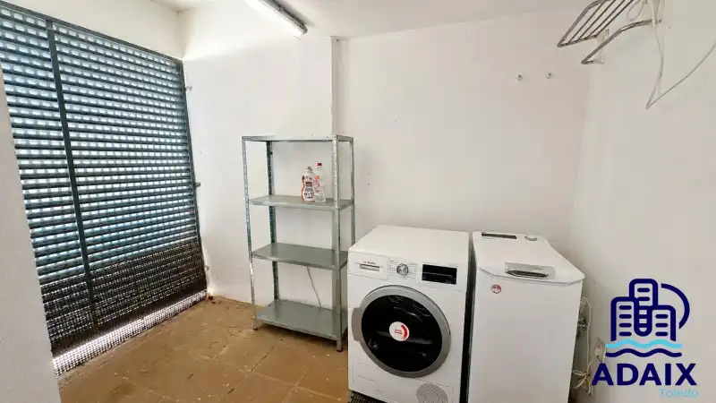Houses for sale in Layos  with Air Conditioner, Heating and Terrace