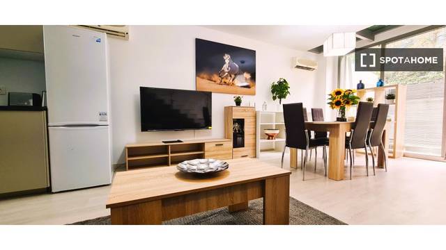 Piso en Alquiler en Virgen del Cortijo - Manoteras