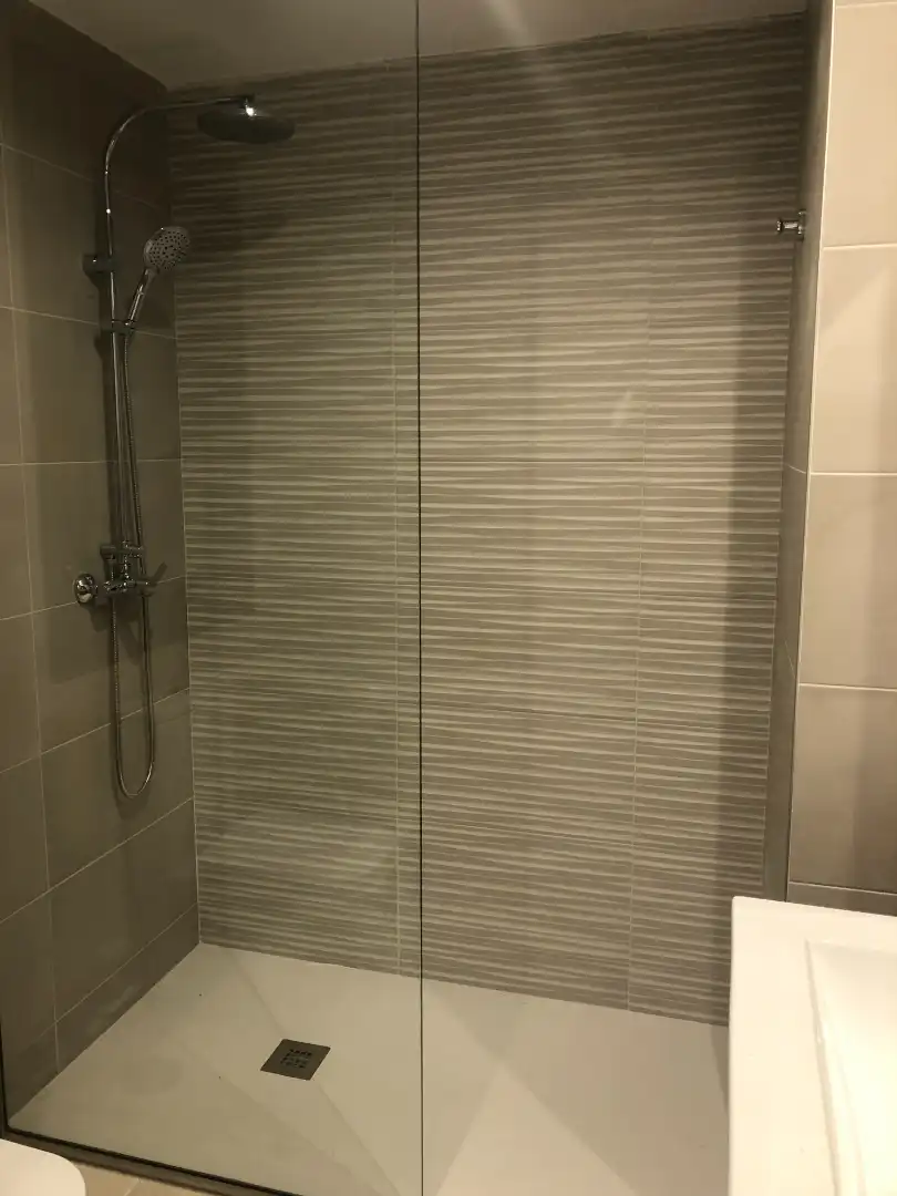 Badezimmer von Wohnungen zur Miete in Vigo  mit Heizung, Ofen und Waschmaschine