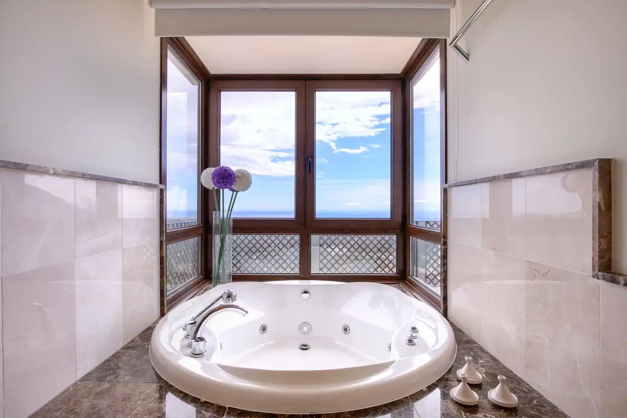Casa con terraza en venta en Benahavís pueblo, imagen 19