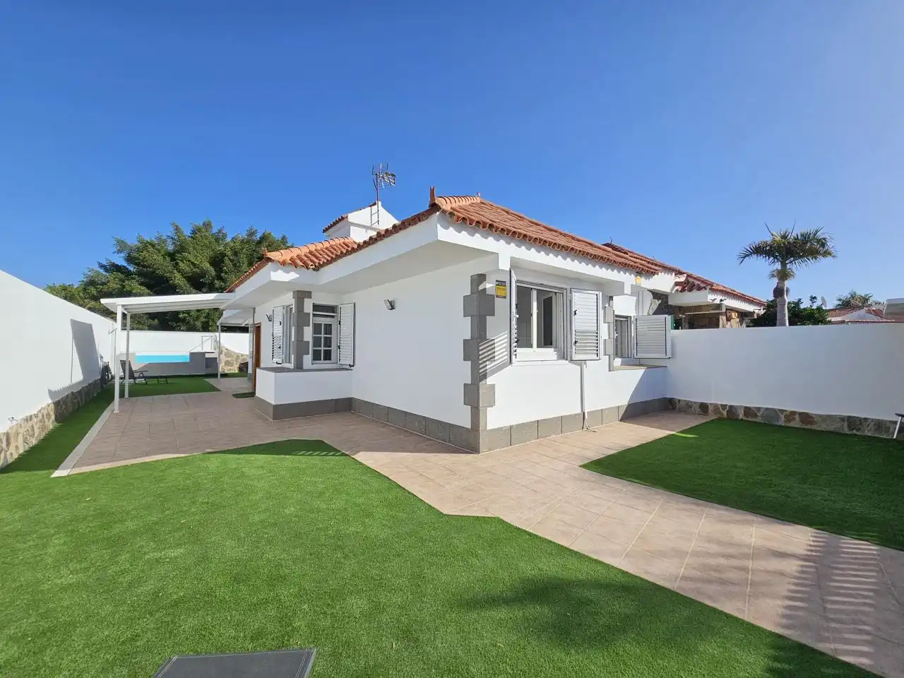 Vista exterior de Casa o chalet de alquiler en San Bartolomé de Tirajana con Aire acondicionado, Jardín privado y Terraza