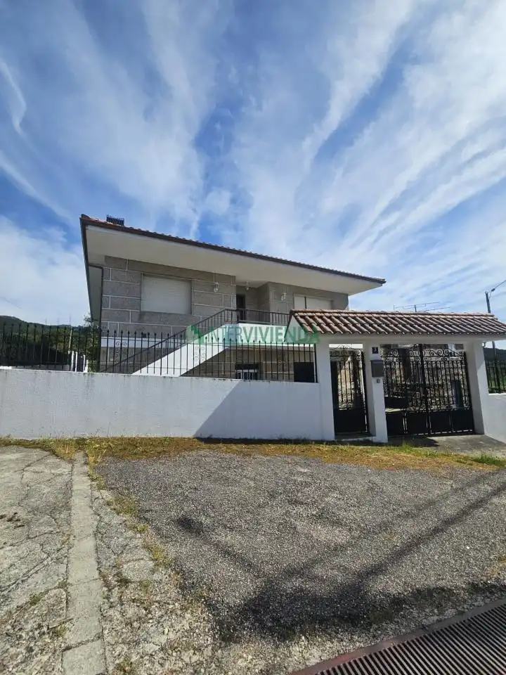 Vista exterior de Casa o chalet en venta en Covelo con Calefacción, Jardín privado y Terraza
