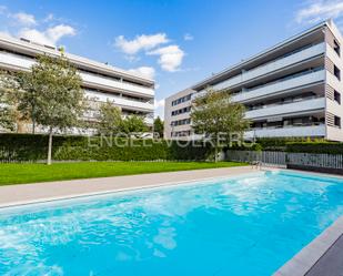 Piscina de Apartament en venda en Sant Cugat del Vallès amb Aire condicionat, Calefacció i Parquet