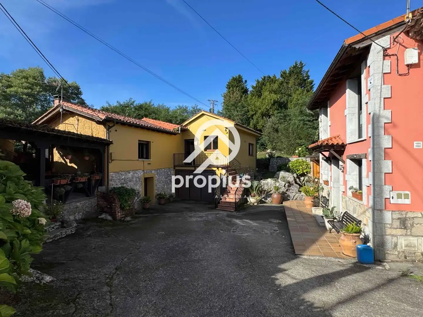 Exterior view of Houses for sale in Llanes  with Heating, Private garden and Parquet flooring