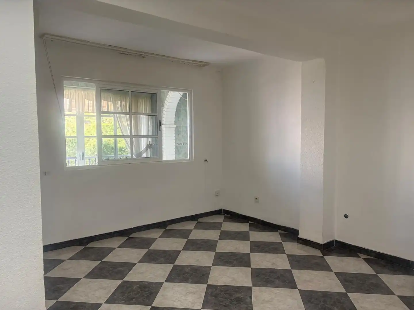 Wohnung zum Verkauf in Málaga mit Klimaanlage, Heizung und Terrasse