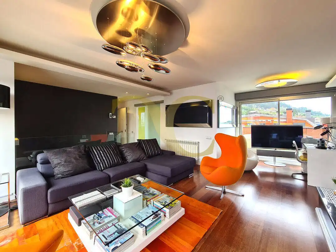 Wohnzimmer von Maisonette zum Verkauf in Oviedo  mit Heizung, Privatgarten und Terrasse