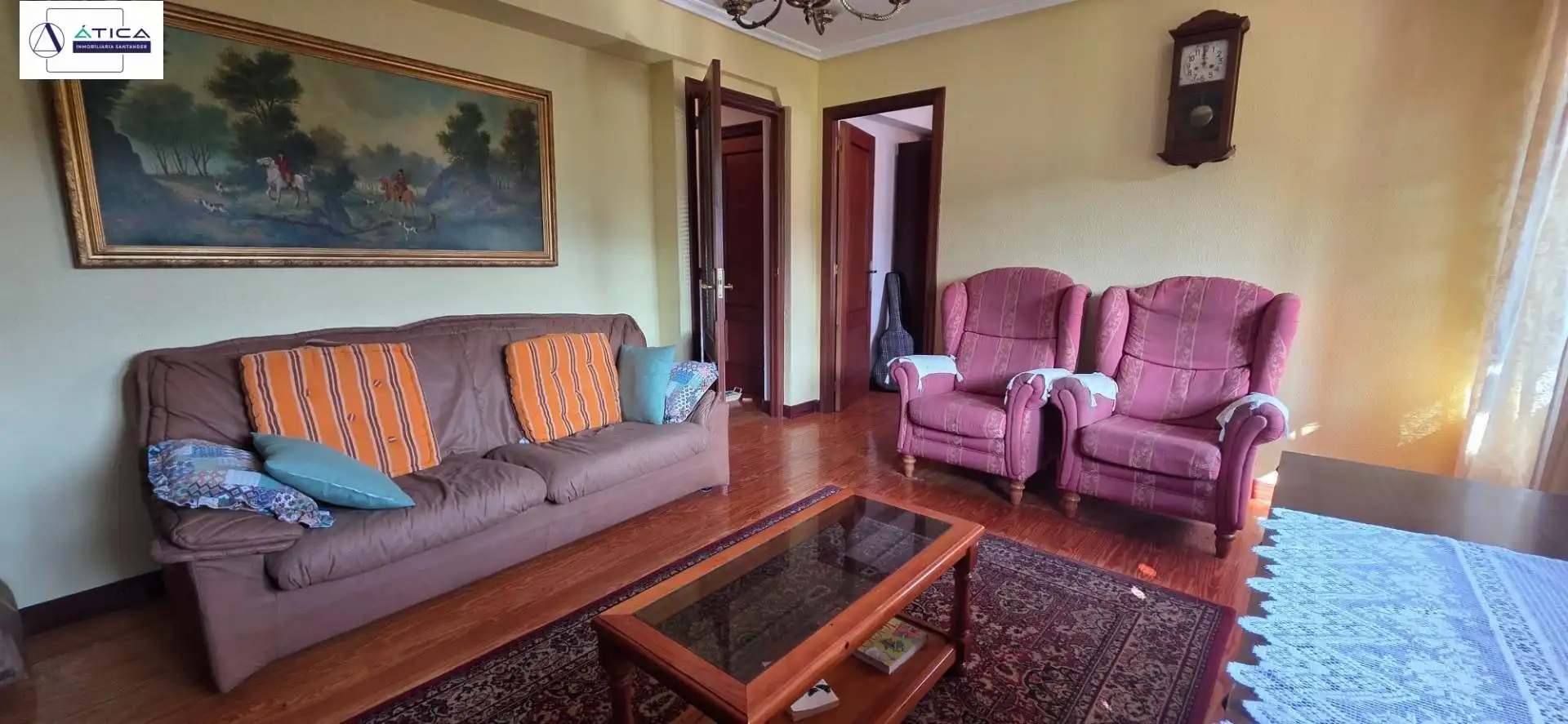 Sala de estar de Casa adosada en venta en Bárcena de Cicero con Jardín privado, Amueblado y Balcón