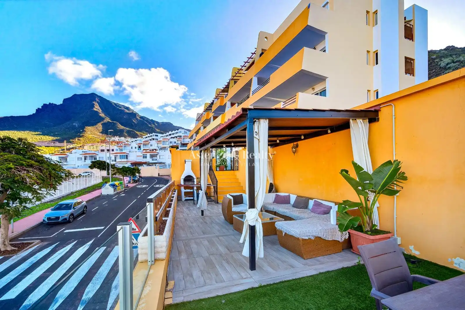 Vista exterior de Apartamento en venta en Adeje con Terraza, Piscina y Amueblado