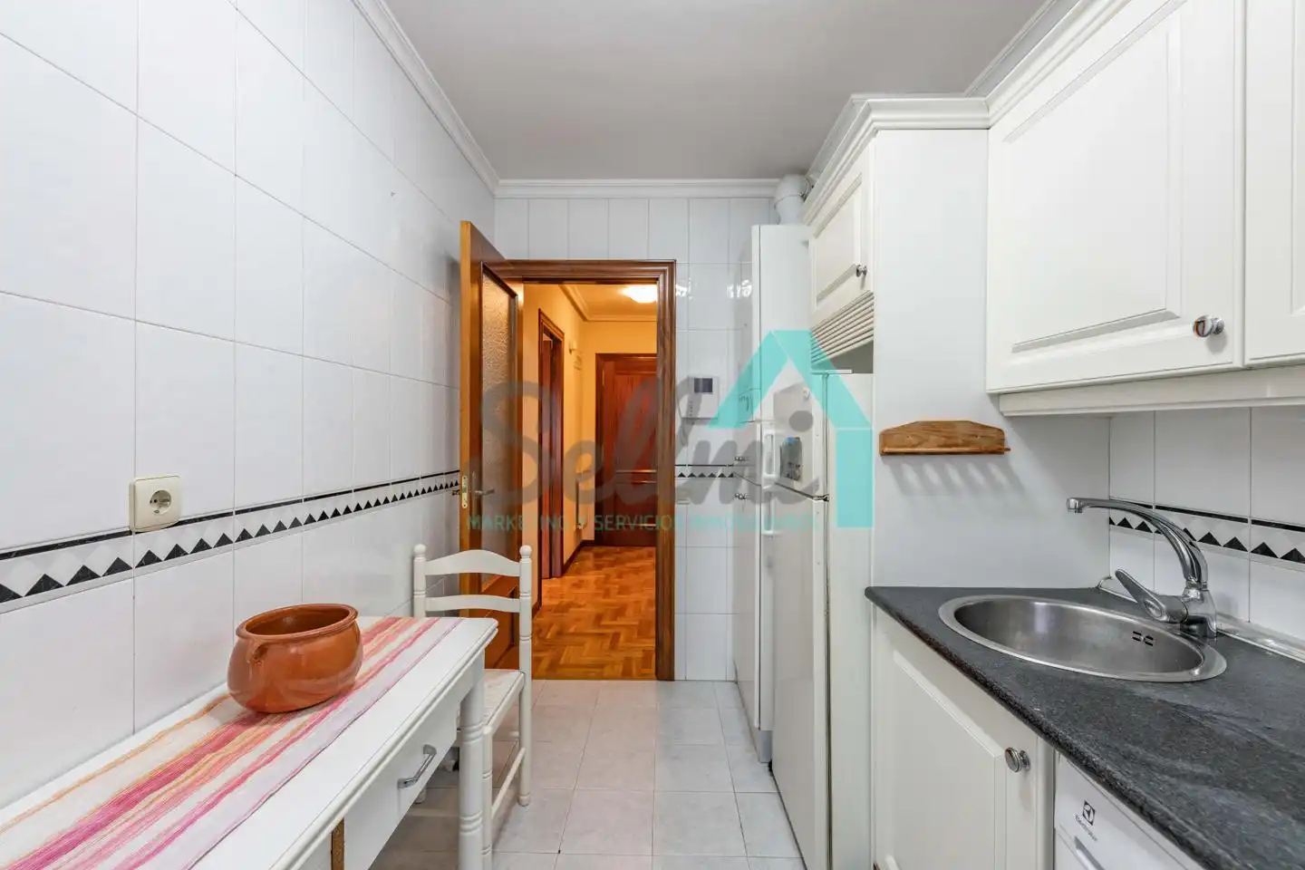 Küche von Wohnung zur Miete in Oviedo  mit Heizung, Parkett und Möbliert
