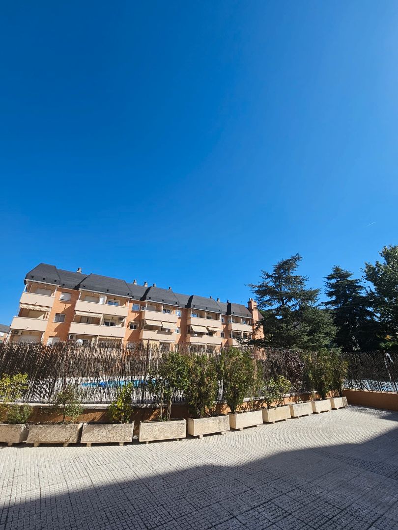 Exterior view of Flat for sale in Alcobendas  with Heating and Community pool