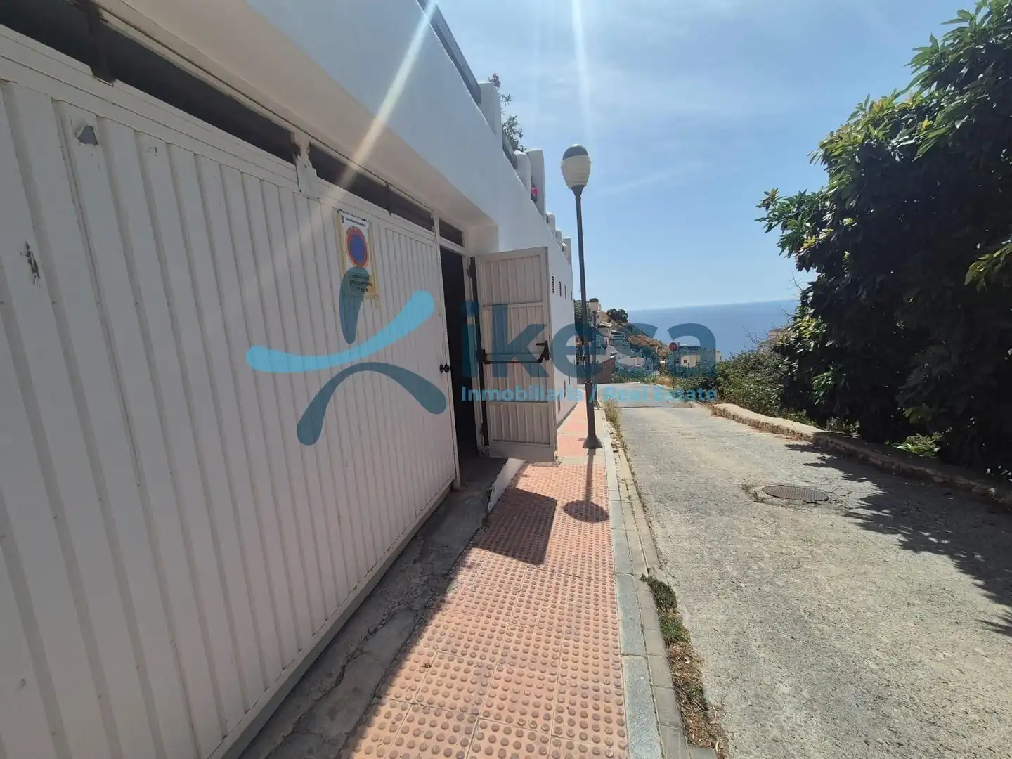 Außenansicht von Garage zum Verkauf in Almuñécar