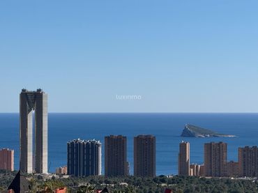 Penthouse with pool for sale in Golf Bahía