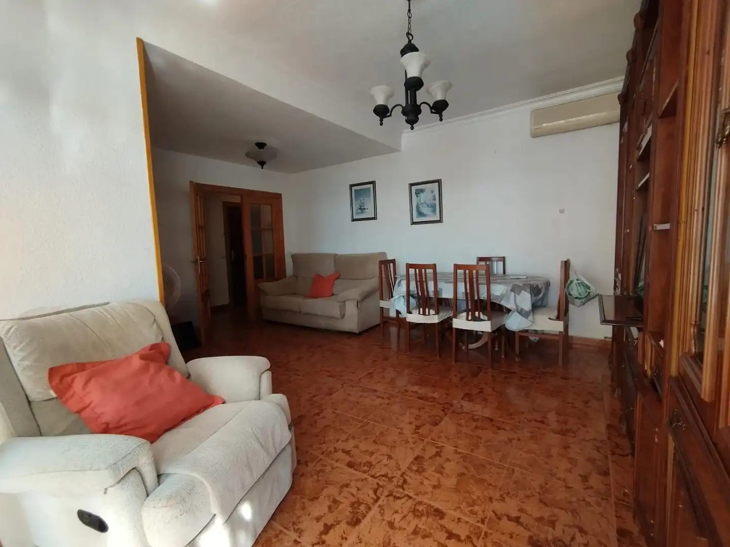 Sala de estar de Piso en venta en Águilas con Aire acondicionado, Calefacción y Amueblado