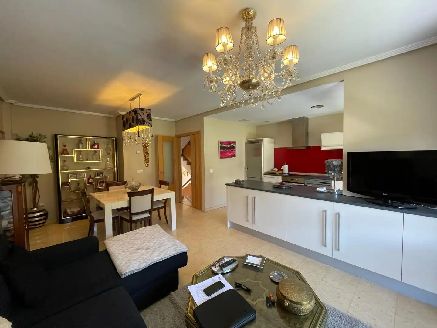Sala de estar de Casa adosada en venta en San Leonardo de Yagüe con Calefacción, Jardín privado y Parquet