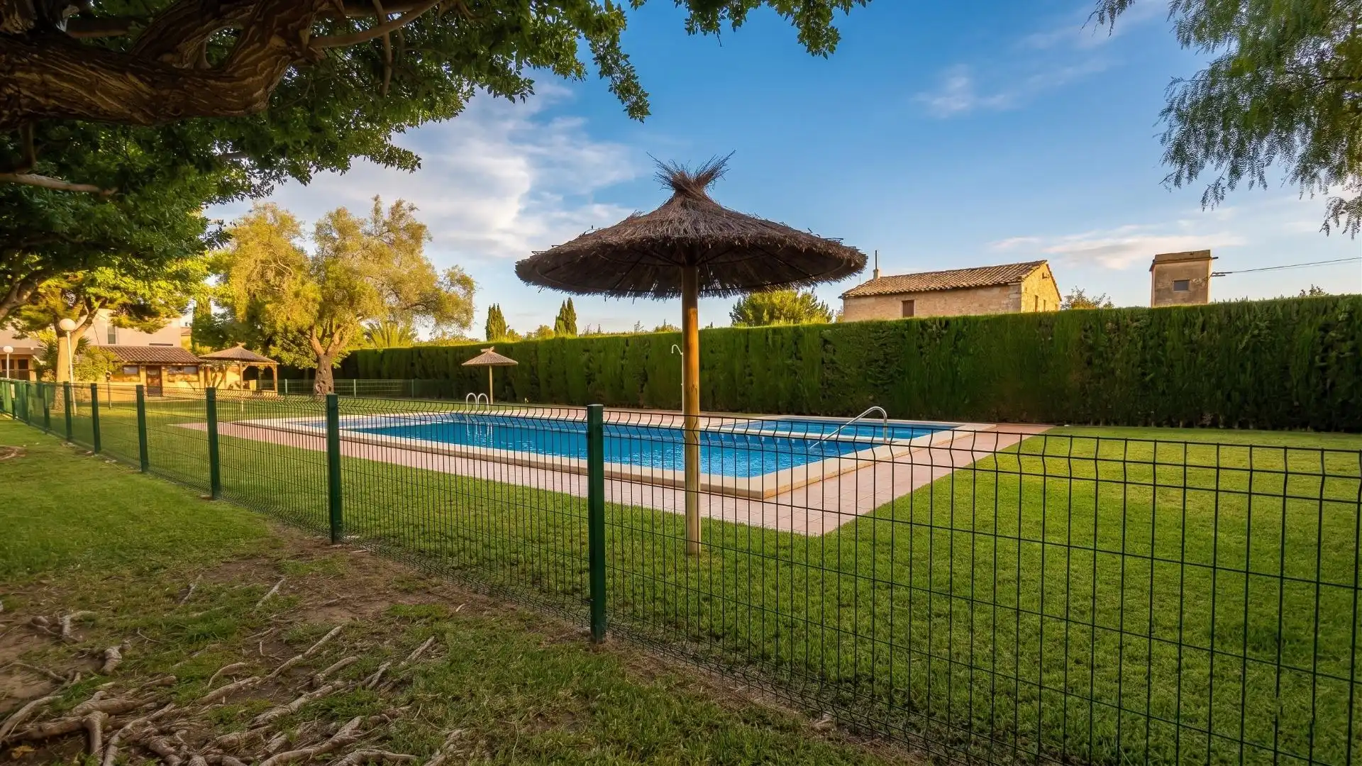 Piscina de Casa adosada en venda en Aspe amb Piscina comunitària