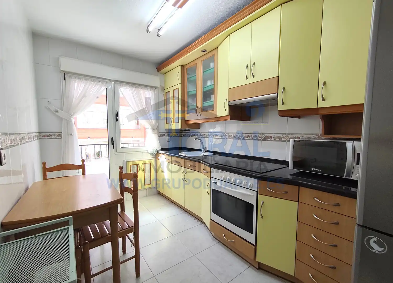 Küche von Wohnung zur Miete in Gijón  mit Heizung, Parkett und Möbliert