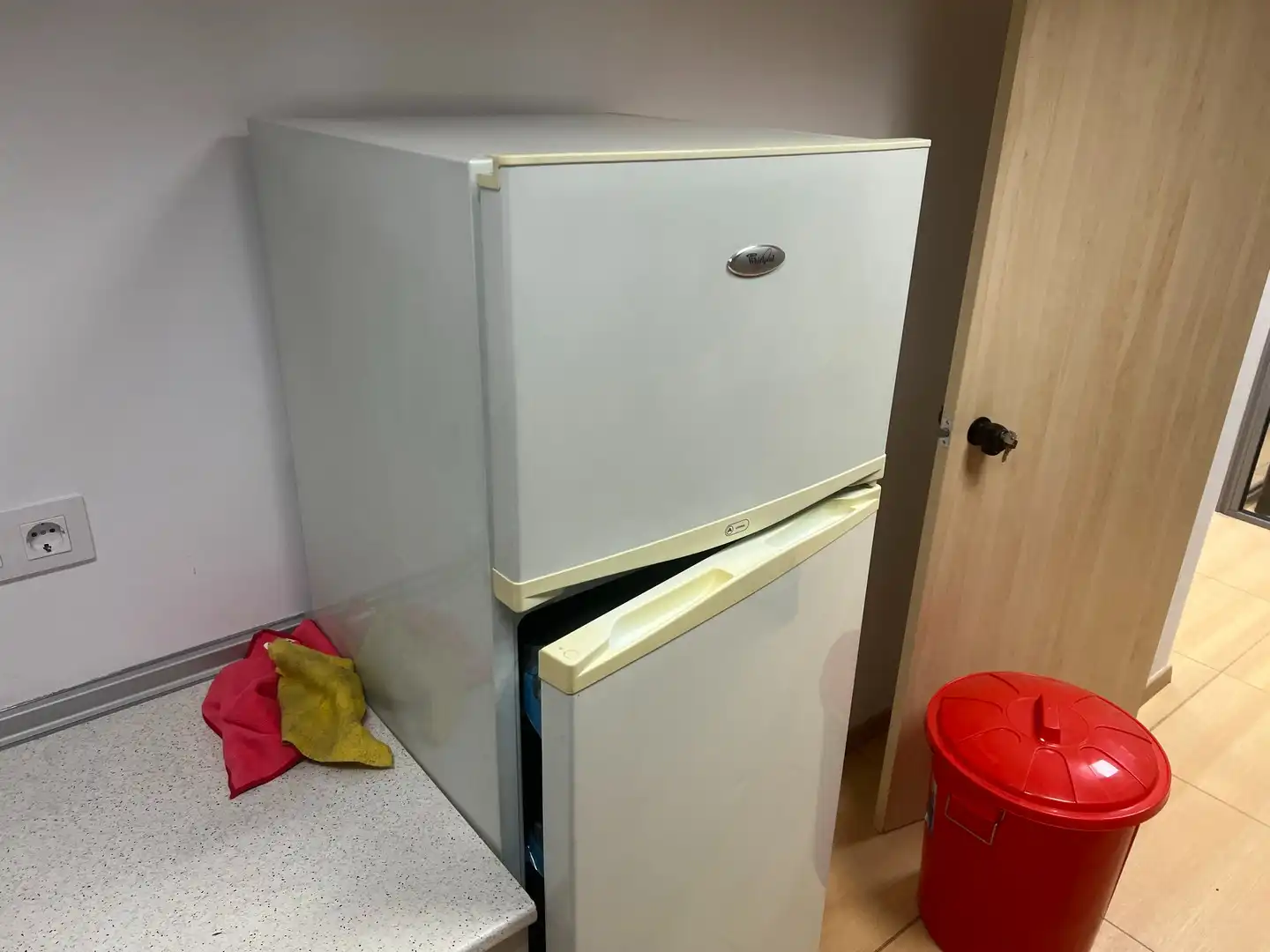 Cocina de Oficina de alquiler en A Coruña Capital  con Aire acondicionado, Calefacción y Amueblado