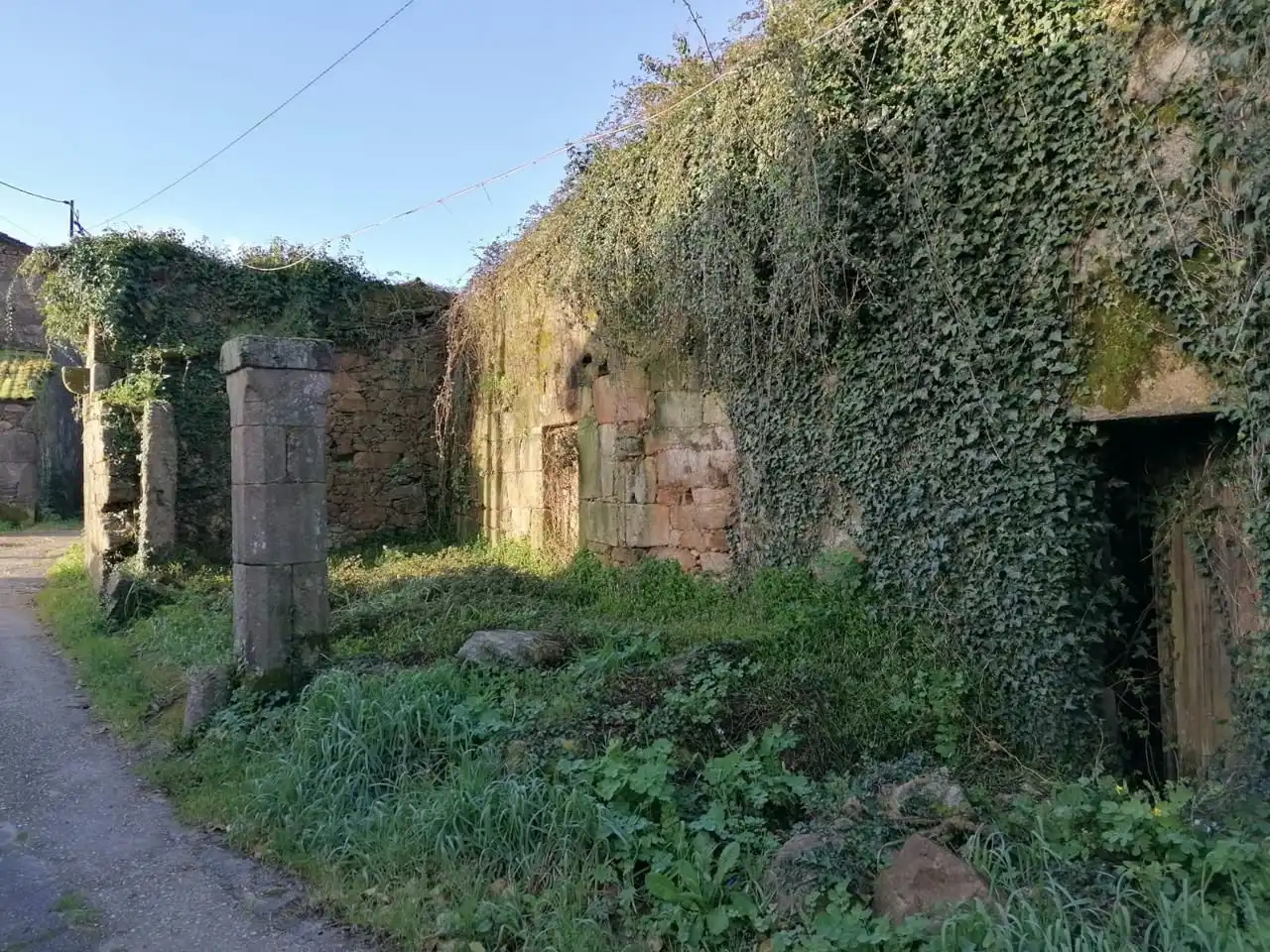 Country homes for sale in Brión