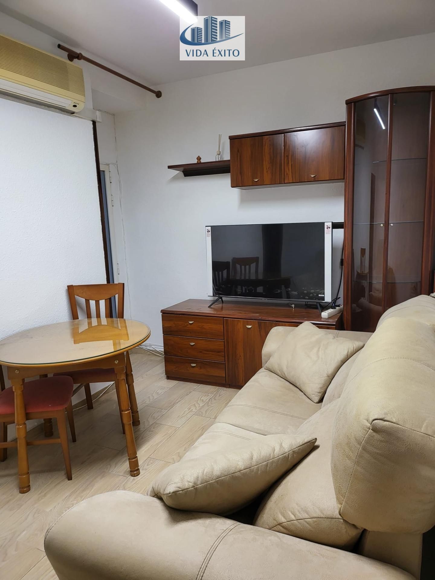 Sala d'estar de Pis en venda en  Jaén Capital amb Aire condicionat, Calefacció i Balcó