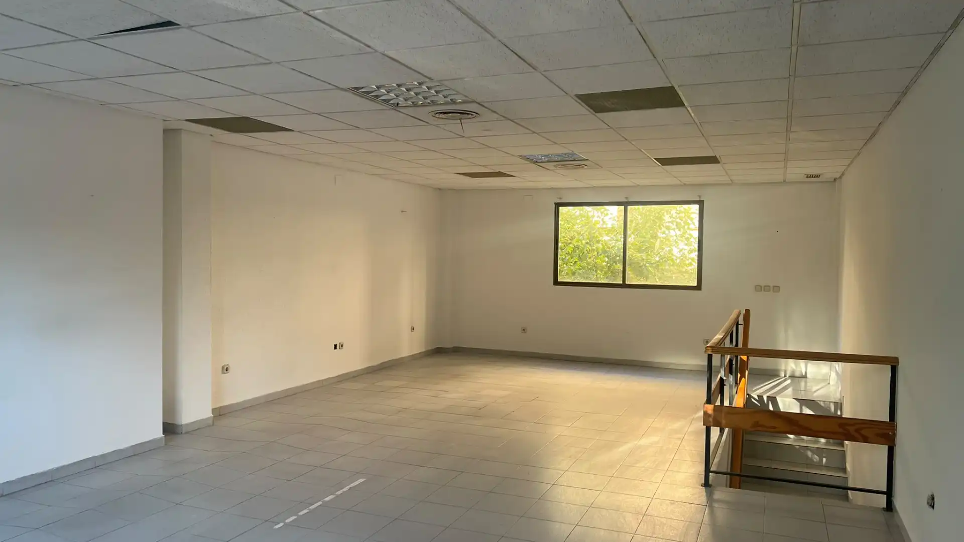 Local comercial en venda a Calle Eladio Salinero de los Santos