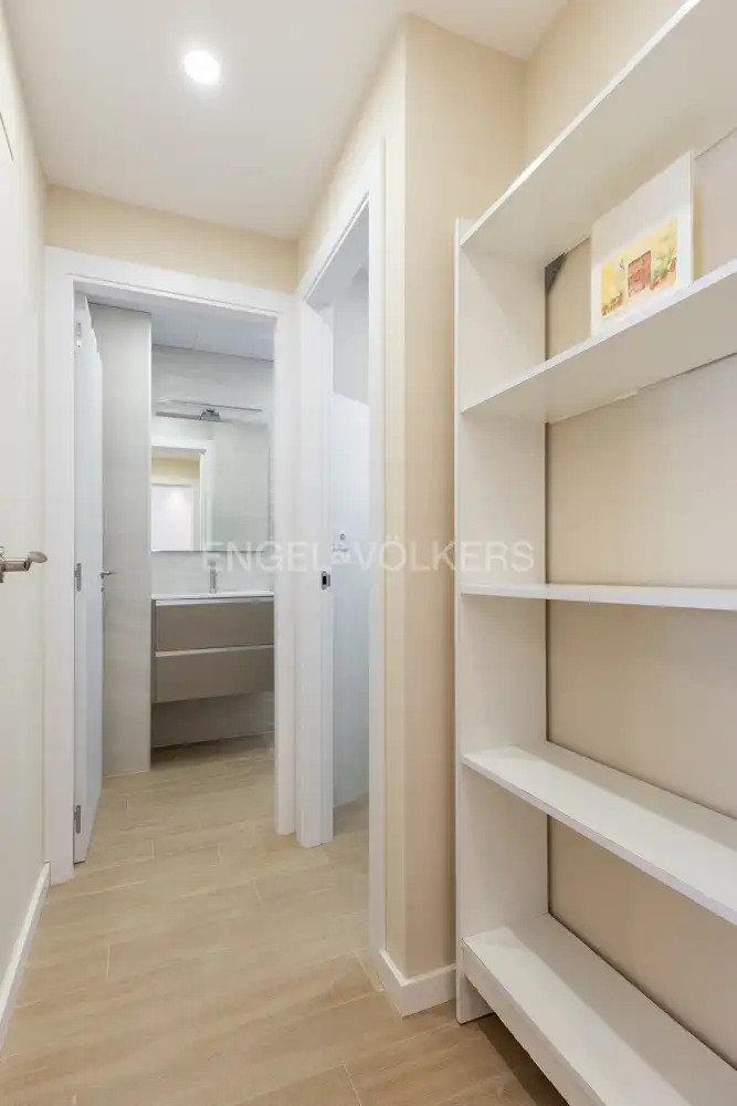 Badezimmer von Wohnung zur Miete in Valencia mit Klimaanlage, Heizung und Möbliert