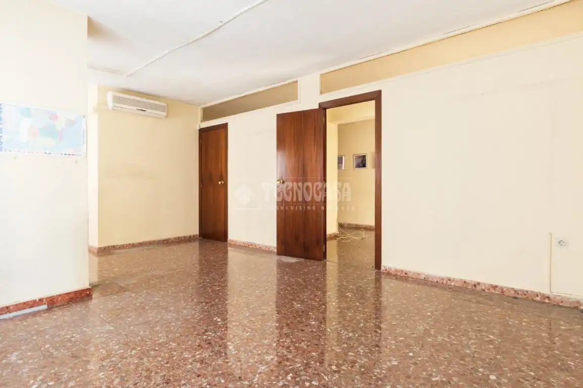 Bedroom of Flat for sale in Zaragoza  with Air Conditioner, Heating and Balcony