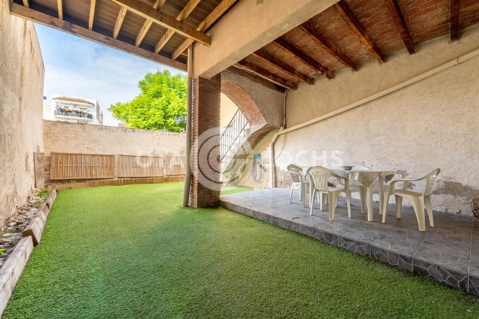 Adosado con terraza en venta en Carrer RAVAL, imagen 2