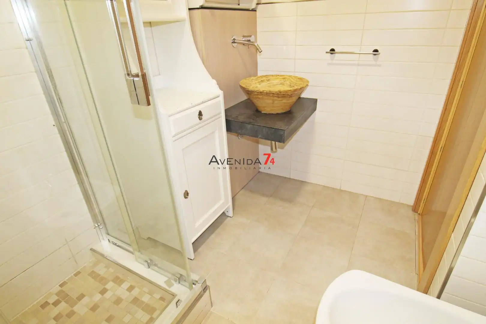 Bany de Apartament en venda en Lorca amb Aire condicionat, Terrassa i Moblat