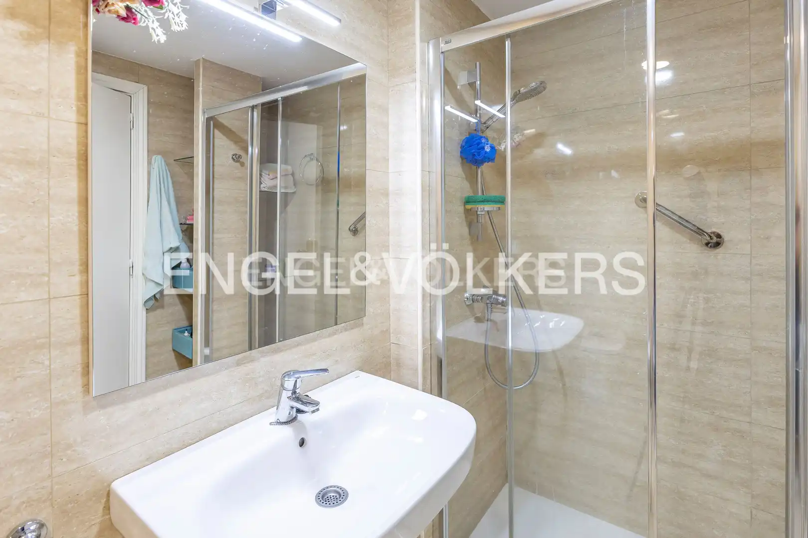 Bathroom of Flat for sale in Madrid  with Heating, Parquet flooring and Terrace