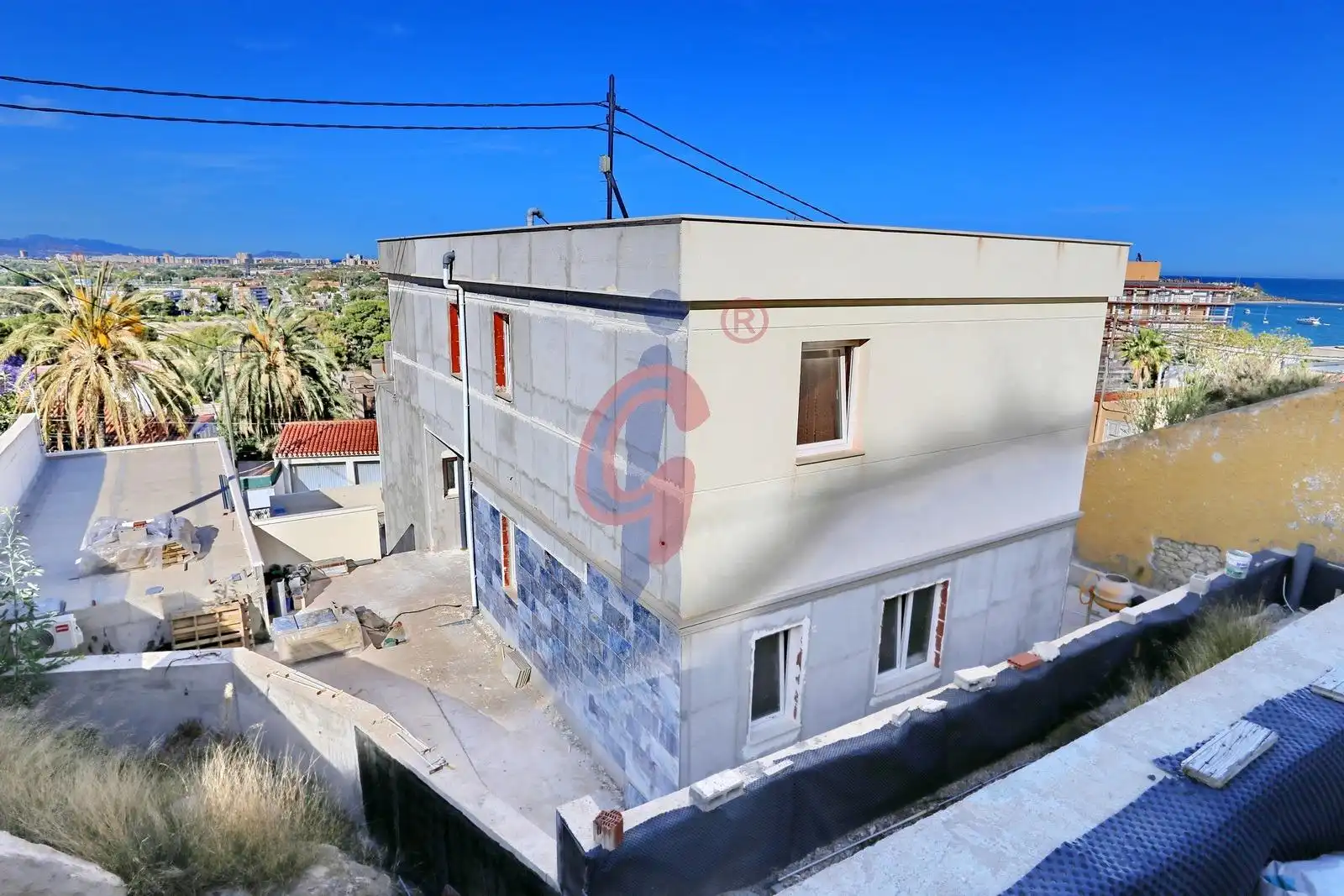 Vista exterior de Casa o xalet en venda en Alicante / Alacant amb Jardí privat, Terrassa i Piscina