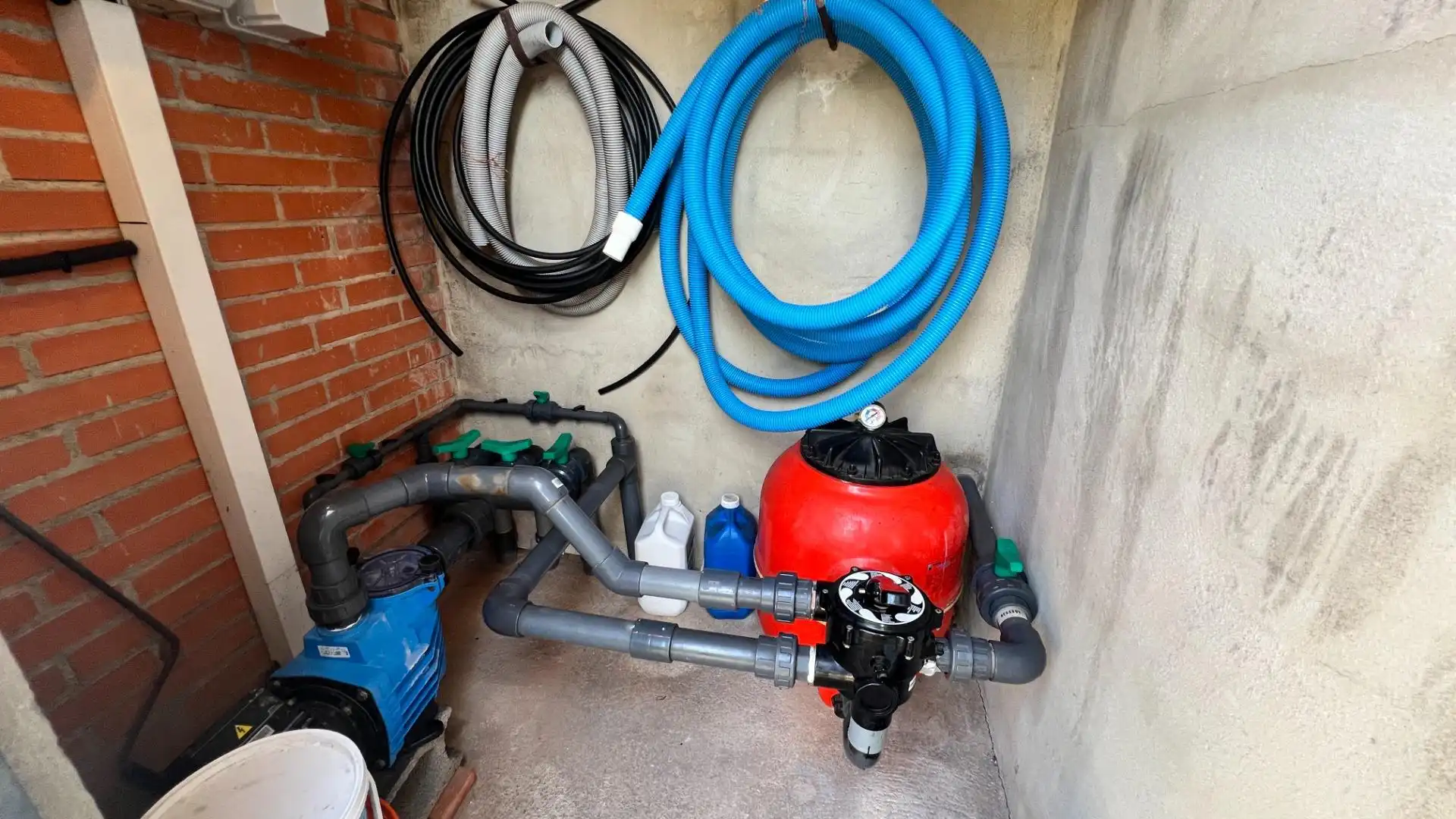 Piscina de Casa o xalet en venda en Castellón de la Plana / Castelló de la Plana amb Aire condicionat, Jardí privat i Terrassa