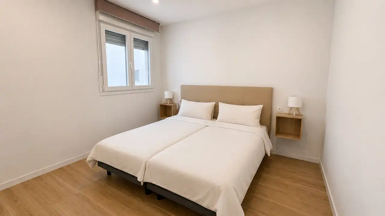 Habitación de Apartamento de alquiler en Marbella con Aire acondicionado, Calefacción y Terraza
