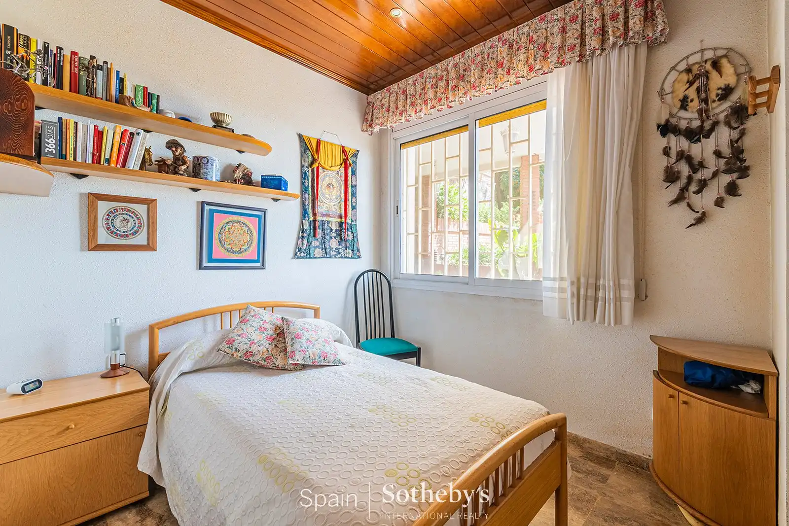 Dormitori de Casa o xalet en venda en Barcelona amb Aire condicionat, Calefacció i Jardí privat