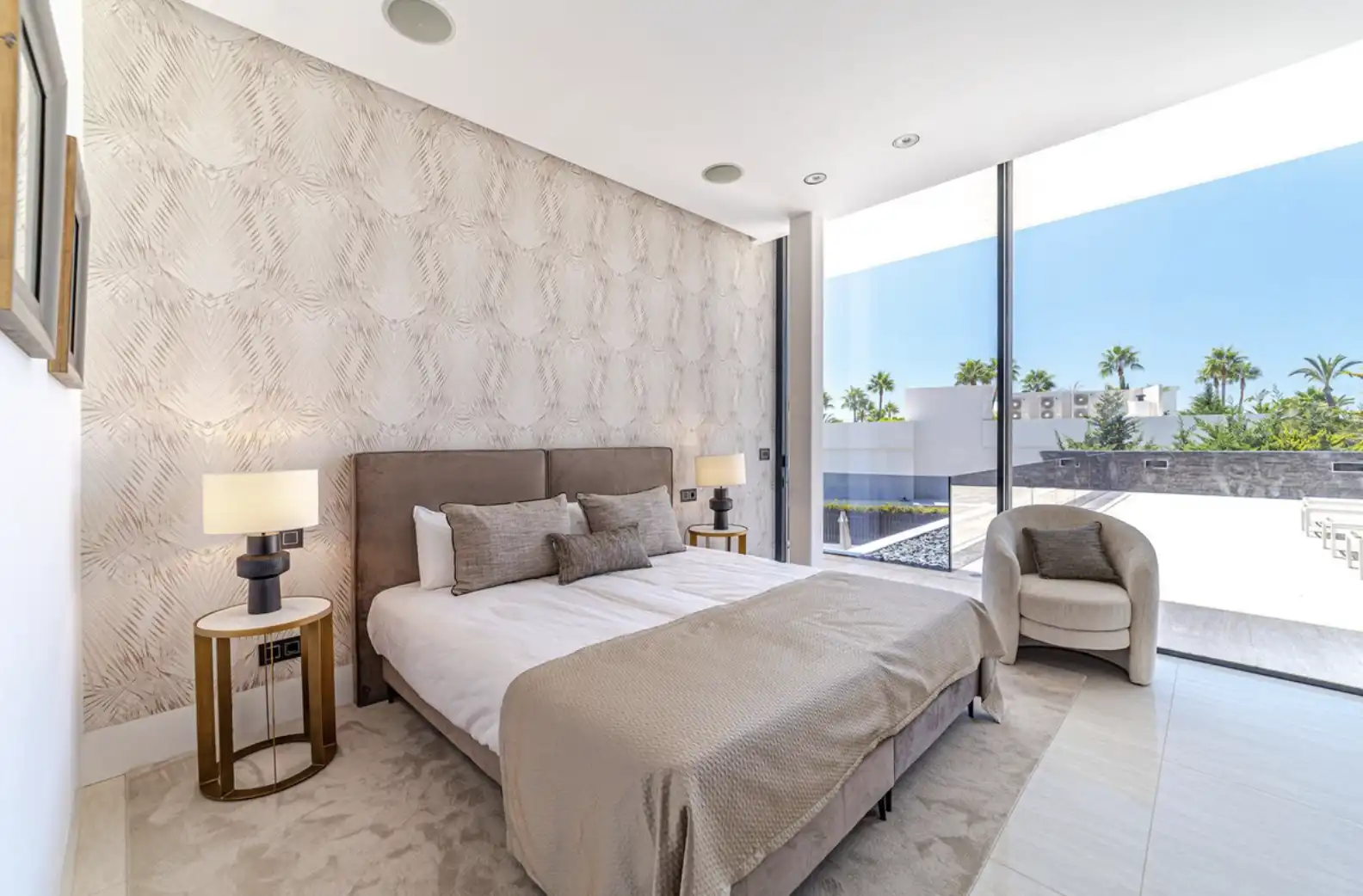 Habitación de Casa o chalet de alquiler en Marbella con Aire acondicionado, Jardín privado y Terraza