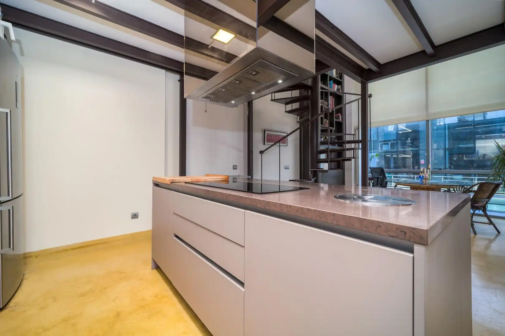 Cuina de Dúplex de lloguer en Alcobendas amb Aire condicionat, Calefacció i Terrassa