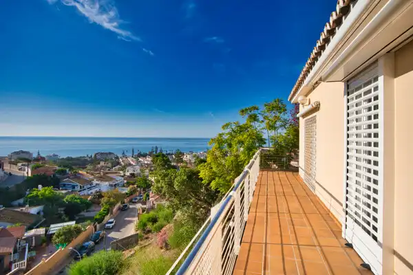 Vista exterior de Casa o chalet en venta en Rincón de la Victoria con Aire acondicionado, Calefacción y Jardín privado