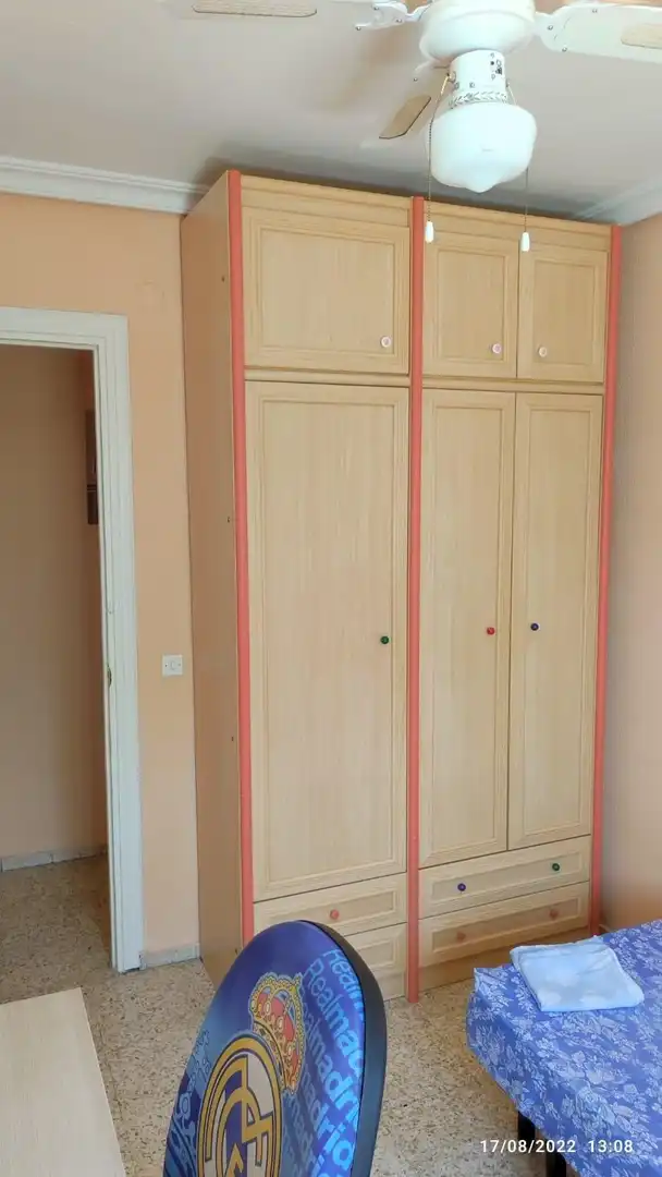 Bedroom of Flat for rent in Sevilla  with Air Conditioner and Furnished