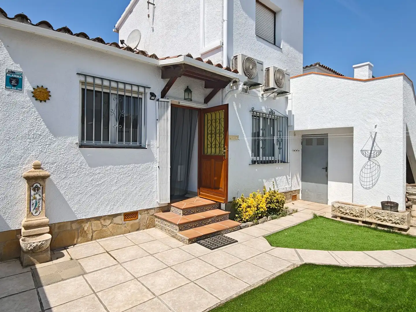 Vista exterior de Casa adosada en venta en Empuriabrava con Aire acondicionado, Calefacción y Terraza