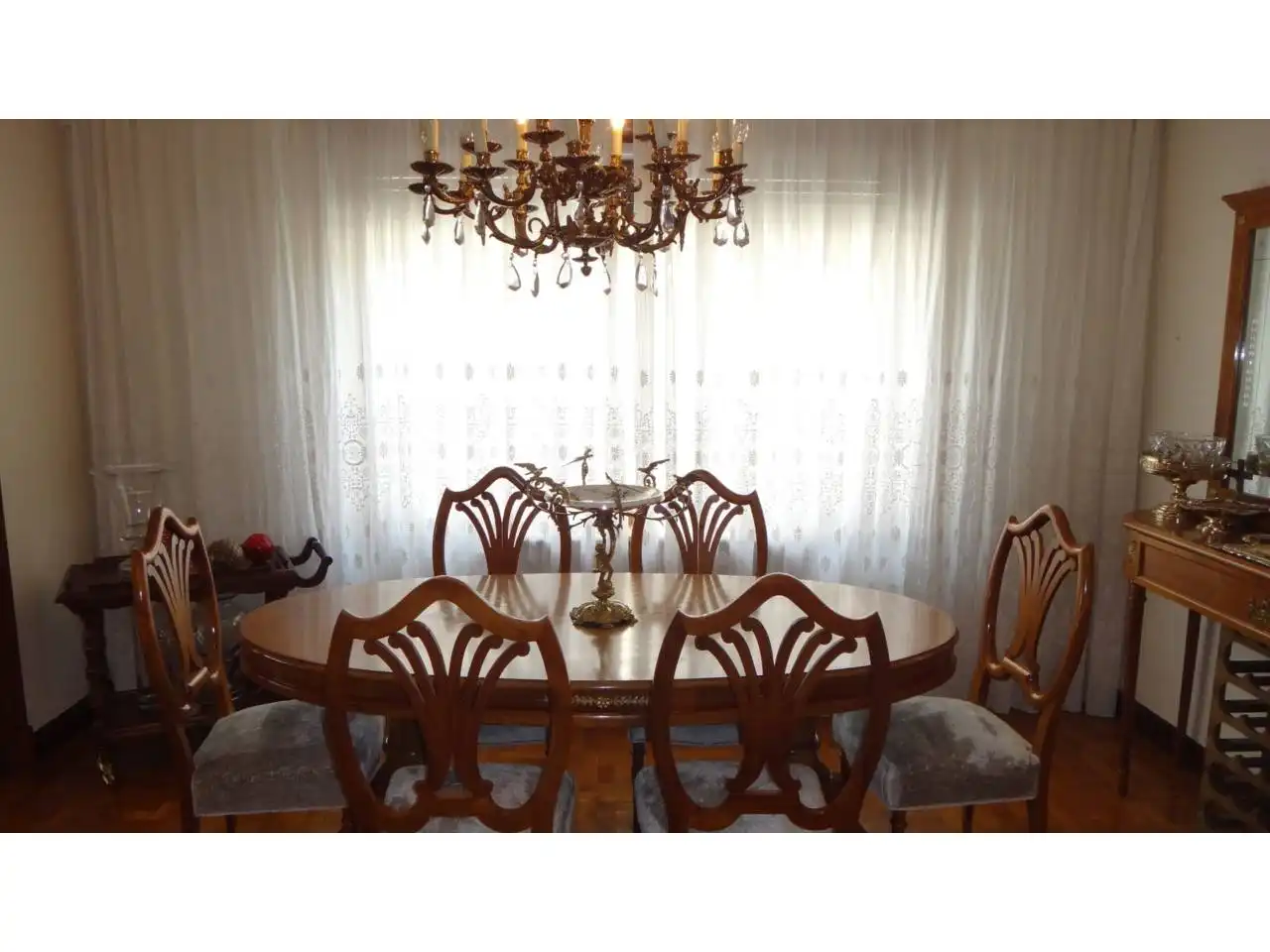 Comedor de Piso en venta en  Pamplona / Iruña con Calefacción, Parquet y Trastero