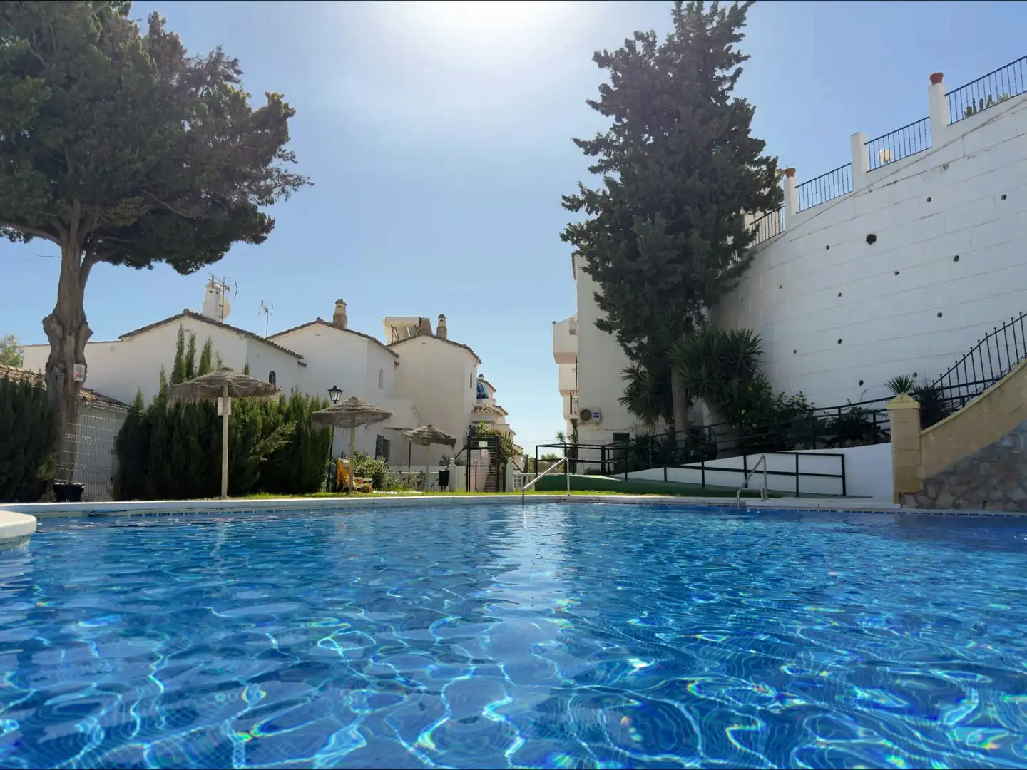 Piscina de Casa adosada en venda en Torrequebrada