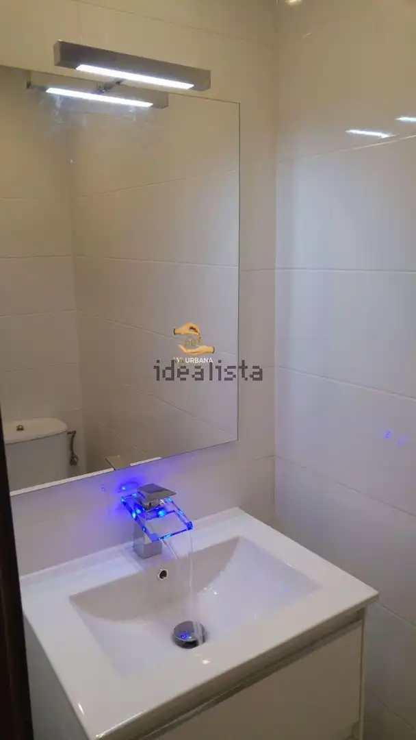 Baño de Piso en venta en Salamanca con Calefacción, Terraza y Amueblado