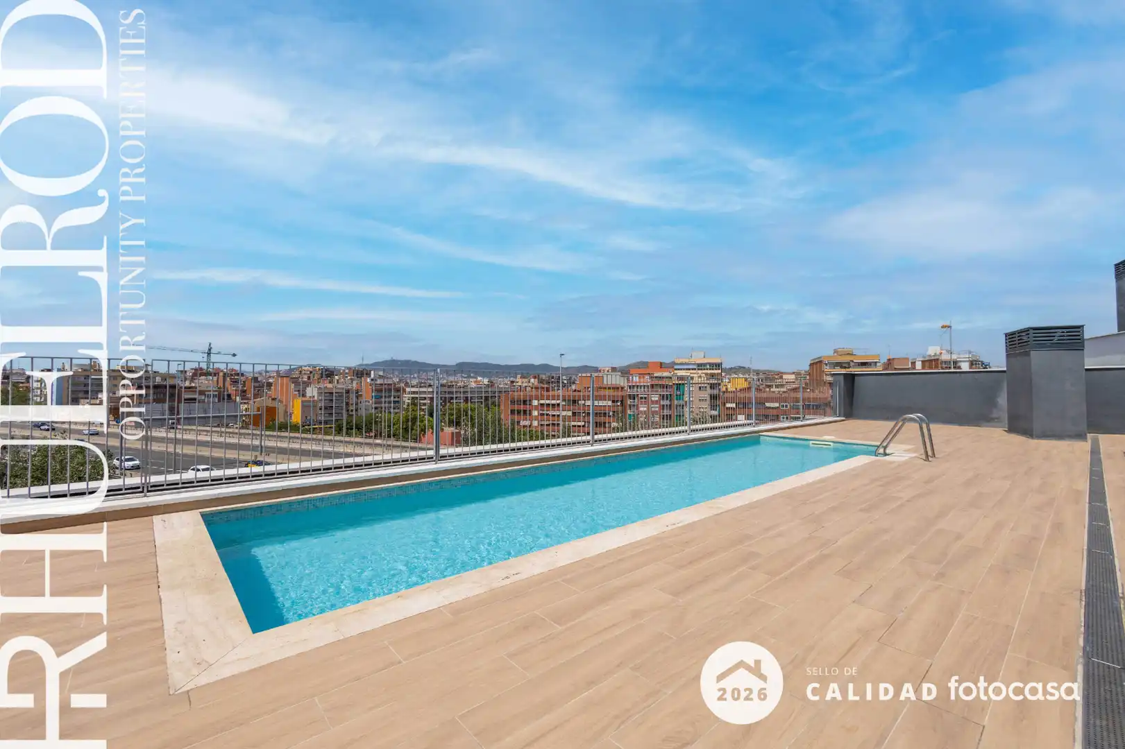 Piscina de Piso en venta en Badalona con Calefacción, Parquet y Trastero