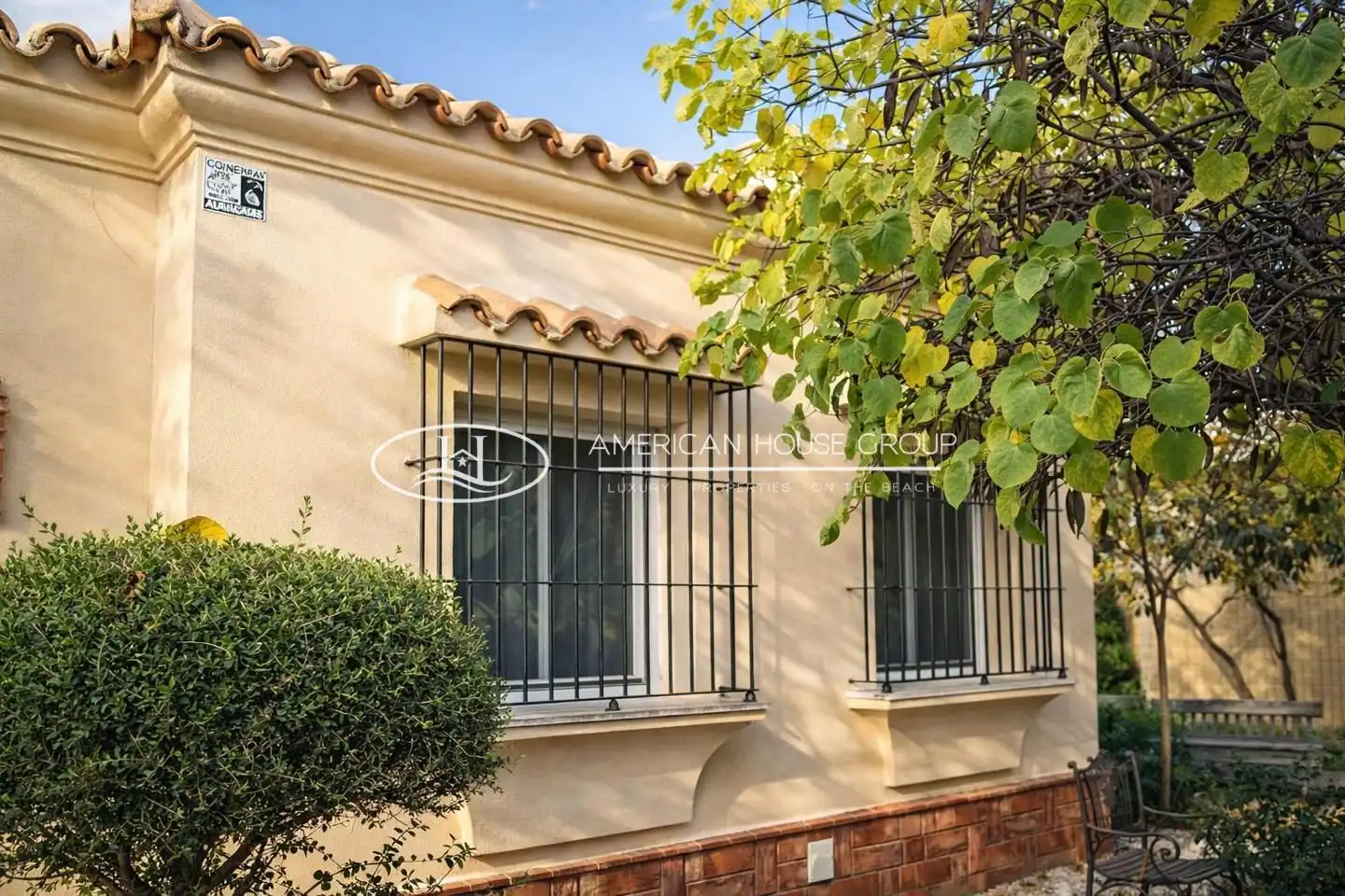 Exterior view of Houses for sale in Chiclana de la Frontera  with Air Conditioner and Private garden
