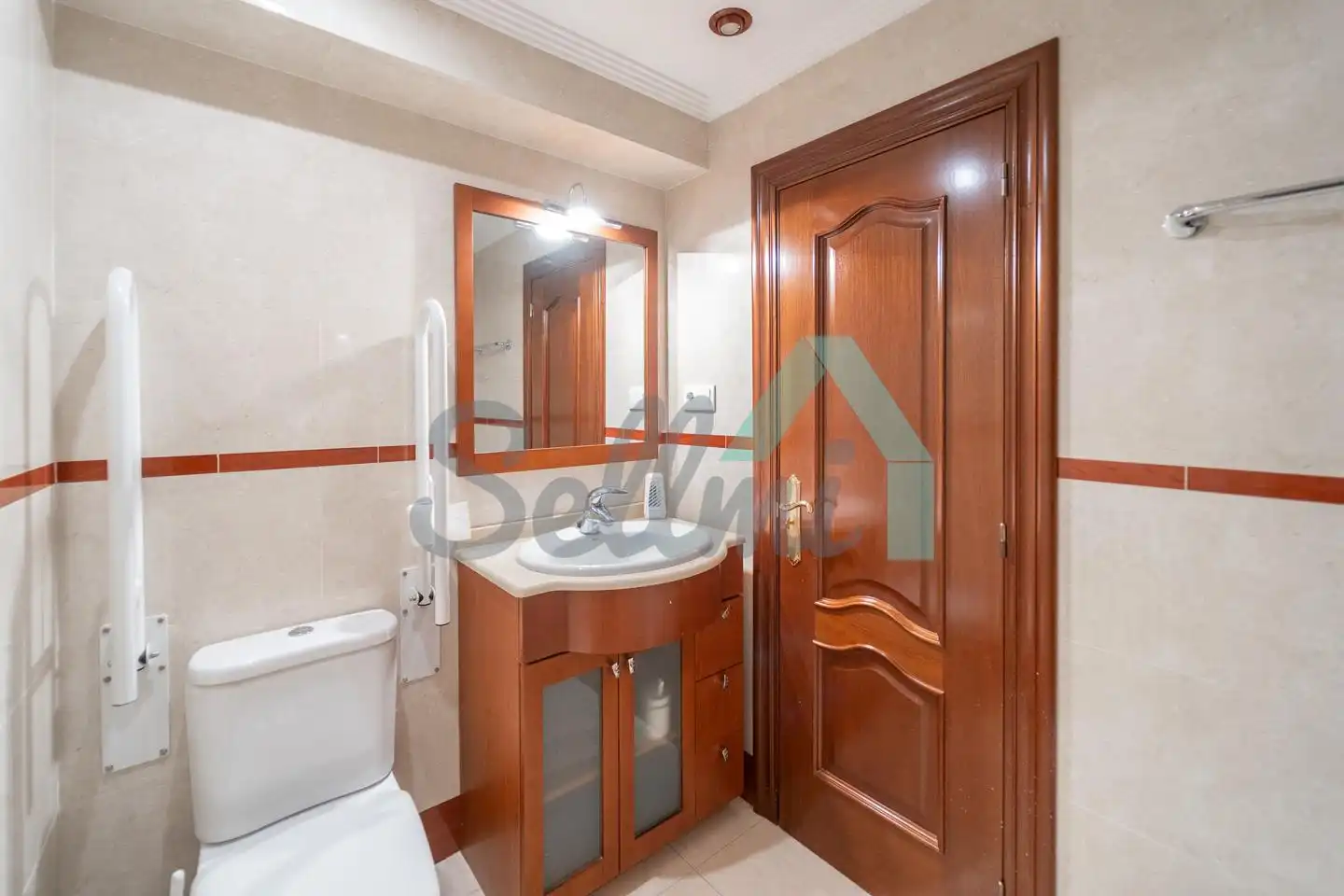 Badezimmer von Wohnung zur untervermieten in Oviedo  mit Heizung, Parkett und Terrasse