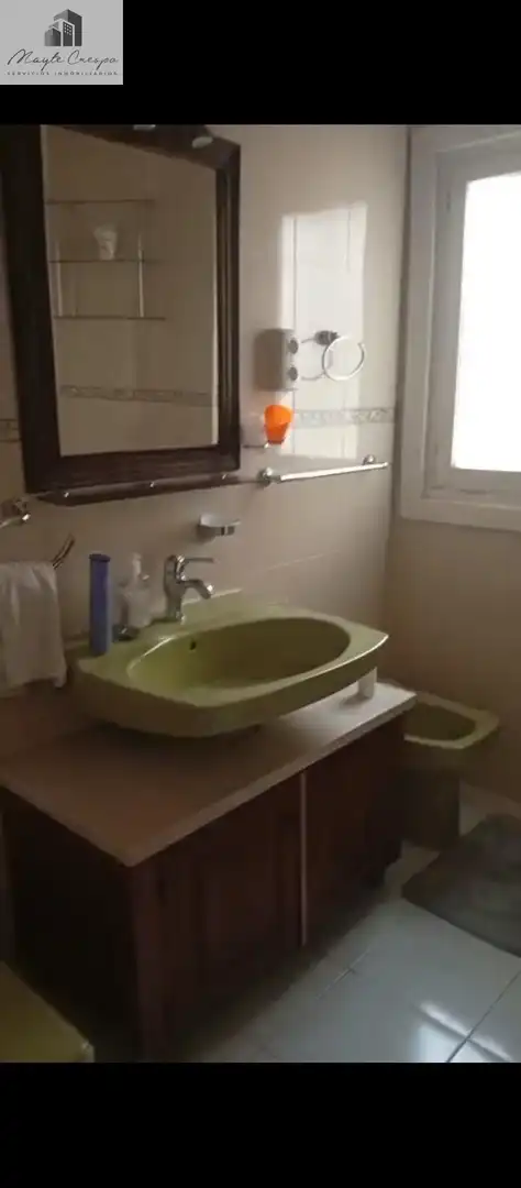 Bany de Pis de lloguer en Granada amb Aire condicionat, Calefacció i Moblat
