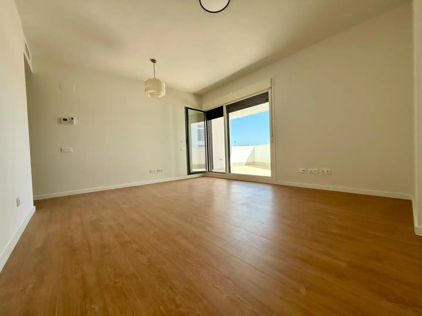 Wohnzimmer von Wohnung zur Miete in Sevilla mit Klimaanlage, Heizung und Privatgarten