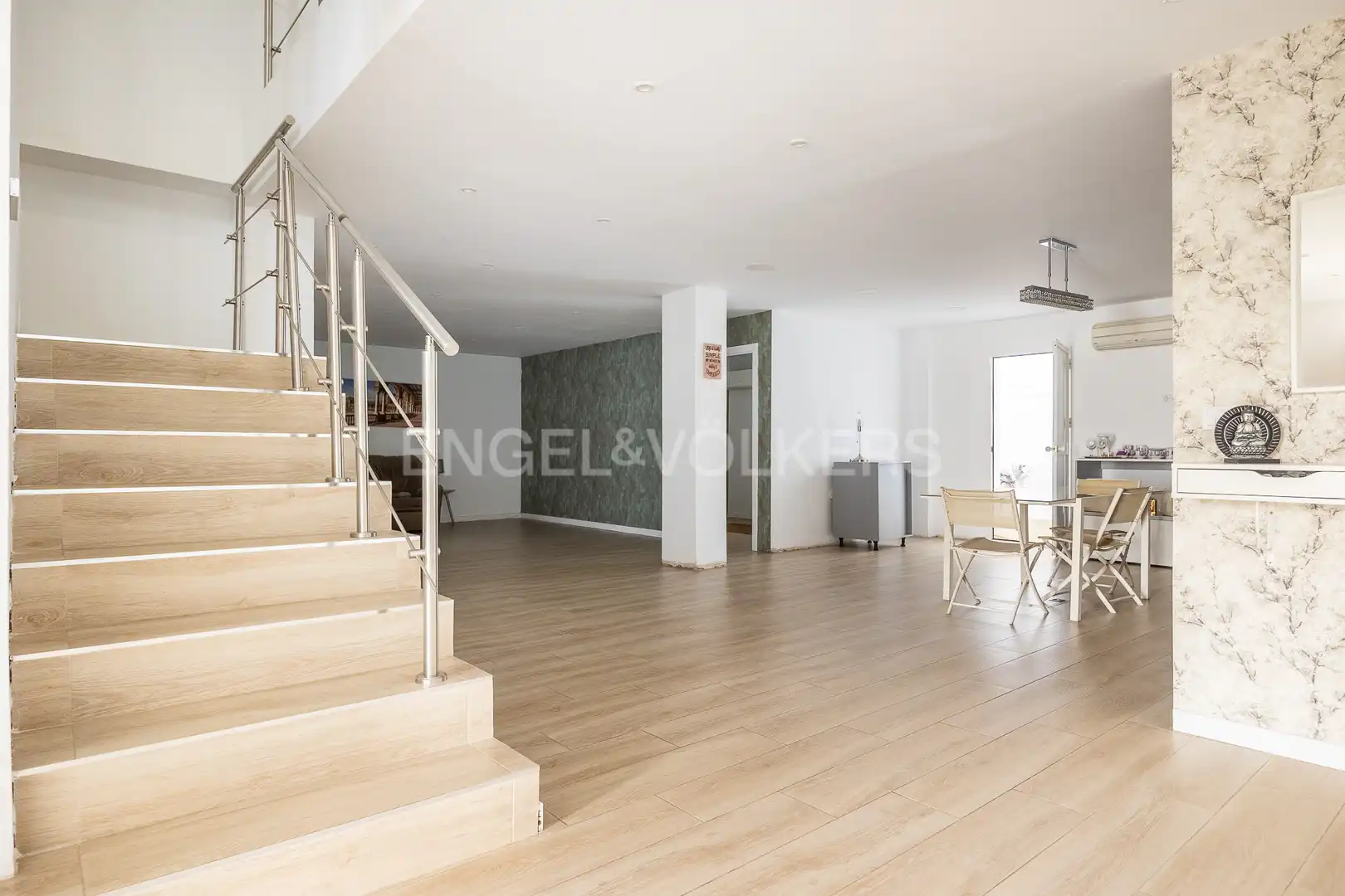 Sala de estar de Casa o chalet en venta en Tomares con Aire acondicionado, Calefacción y Terraza